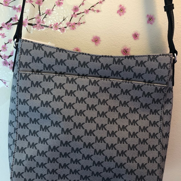 Michael kors crossbody bag - Picture 3 of 4